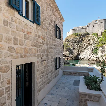 Sea Rocks دوبروفينك