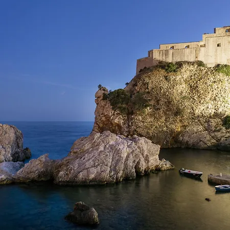 Affittacamere Sea Rocks 4*